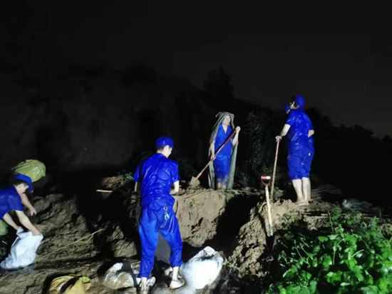 微光匯聚、風雨同舟，我們一起扛！